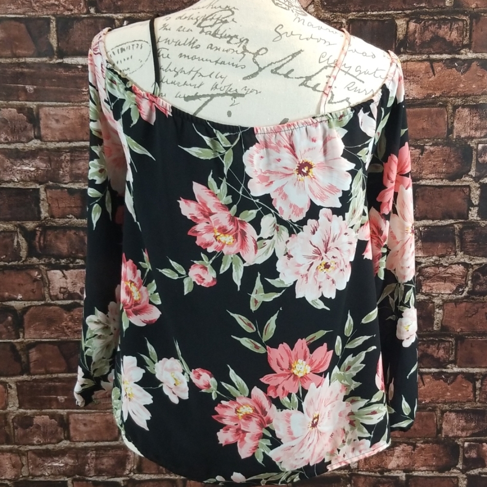 Super cute Charlotte Russe XL Blouse - Picture 3 of 4